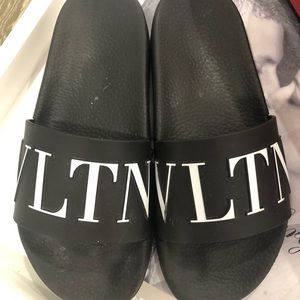 Valentino Slides